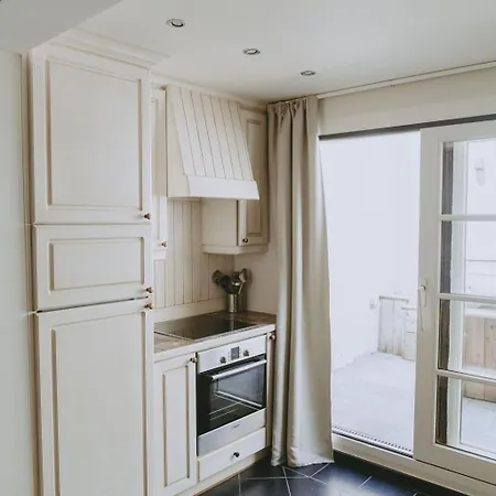 Au Coeur De La Famille קנוקה-הייסט